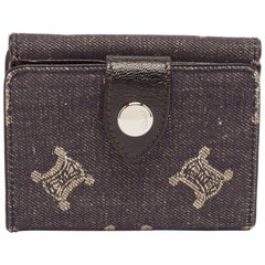 Portefeuille français imprimé Macadam en denim noir de Celine