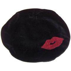 Pop Art Black Velvet Beret Hat With Lips