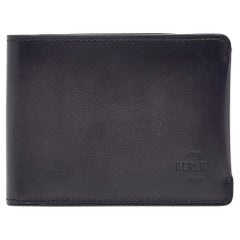 Portefeuille multifonctions en cuir bleu nuit de Berluti