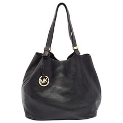 Michael Kors Schwarze Tragetasche aus weichem Leder mit Colgate