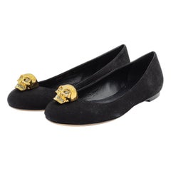 Alexander McQueen Skull Ballerinas Black Velvet in Black