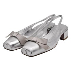 Christian Louboutin Mamaflirt Sling Pumps aus Leder in Silber Größe 36,5