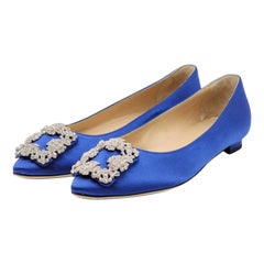 Manolo Blahnik Hangisiflat Jewell Buckle Flat Pumps Satin in Blu Taglia 37