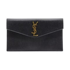 Bolso de mano Saint Laurent Uptown Pouch - Piel Grain de Poudre Negro