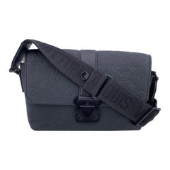 Louis Vuitton Black Taurillon S-Cape Crossbody Messenger Bag M23741