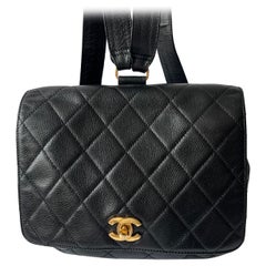 Chanel Vintage Mochila Duma Piel Caviar Negra Herrajes Dorados, 1996-97