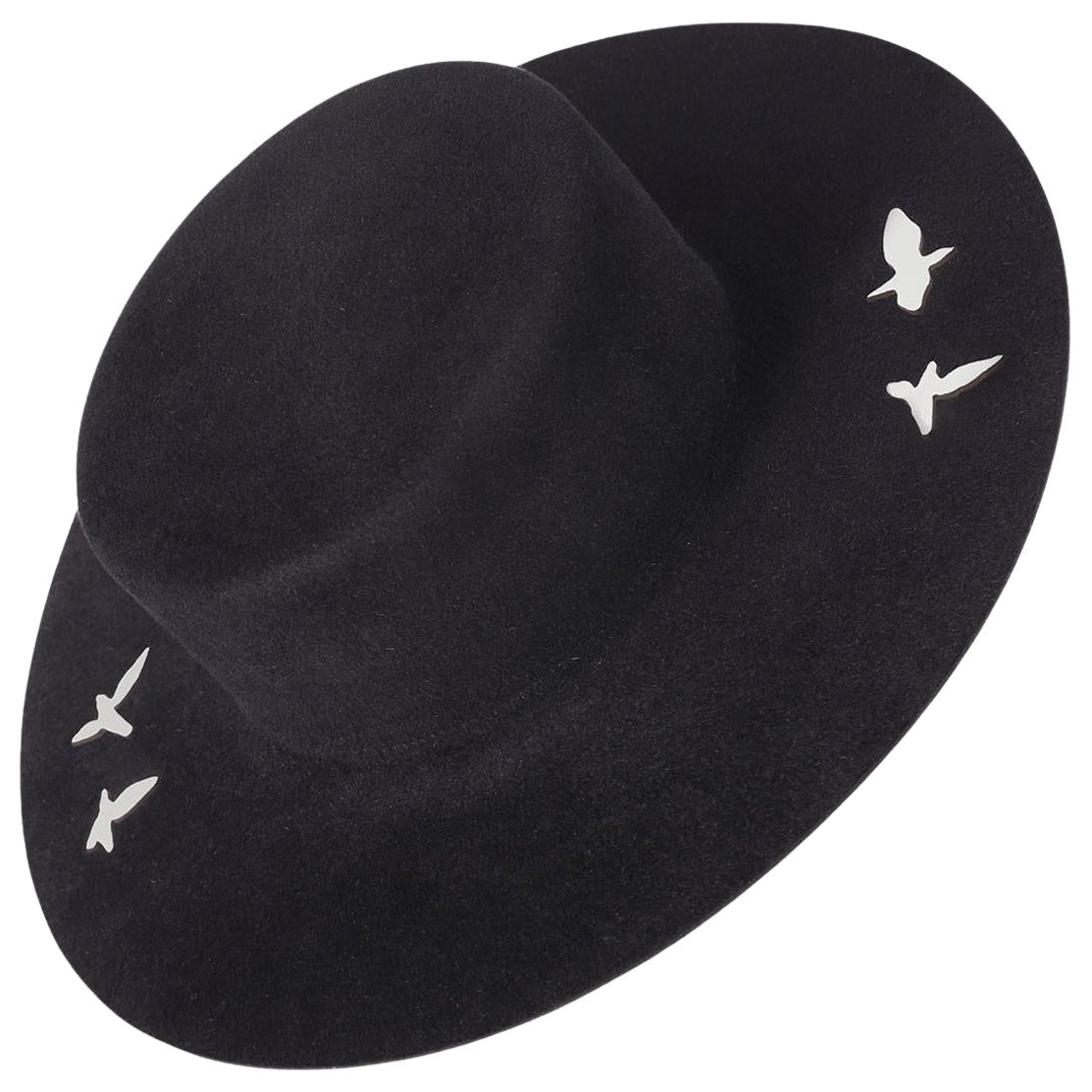 Black Felt Wide-Brim Hat with Flying Bird Motif Minimalistic Contemporary Design For Sale