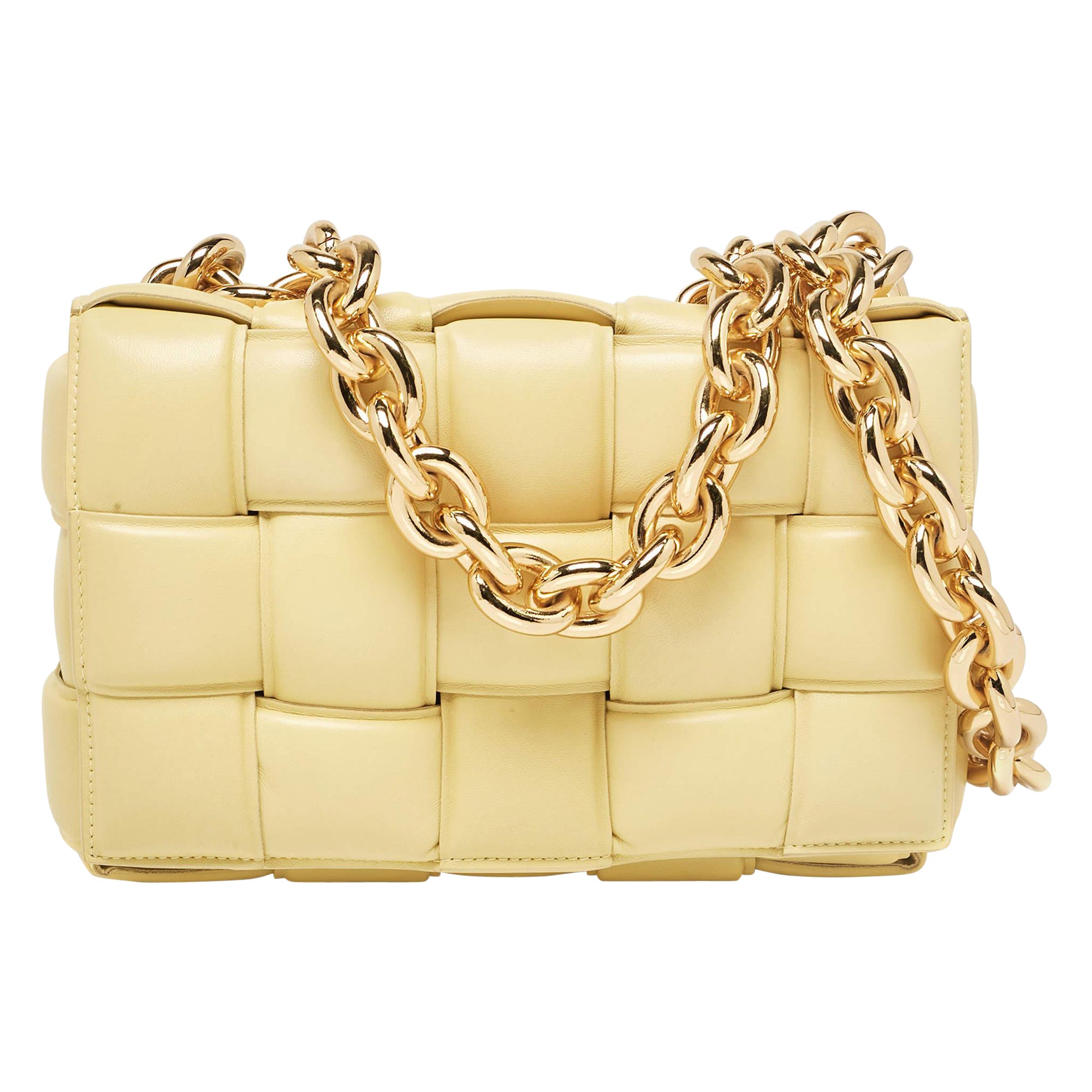 Bottega Veneta Bolso de cadena acolchado en piel Intrecciato amarillo