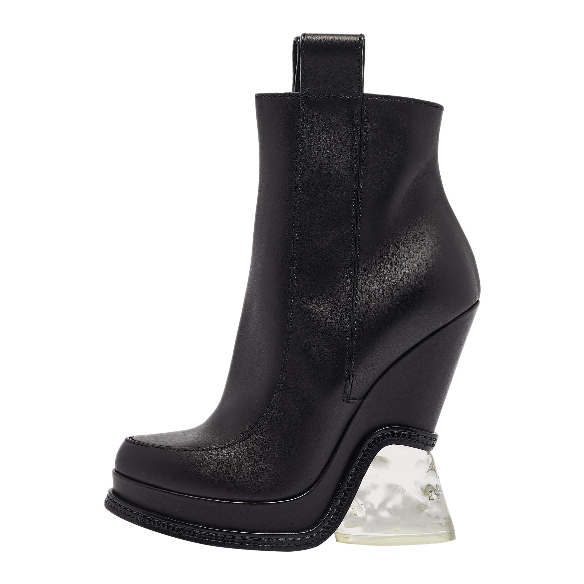 Fendi - Bottes en cuir noir avec fermeture éclair - Taille 36 en vente