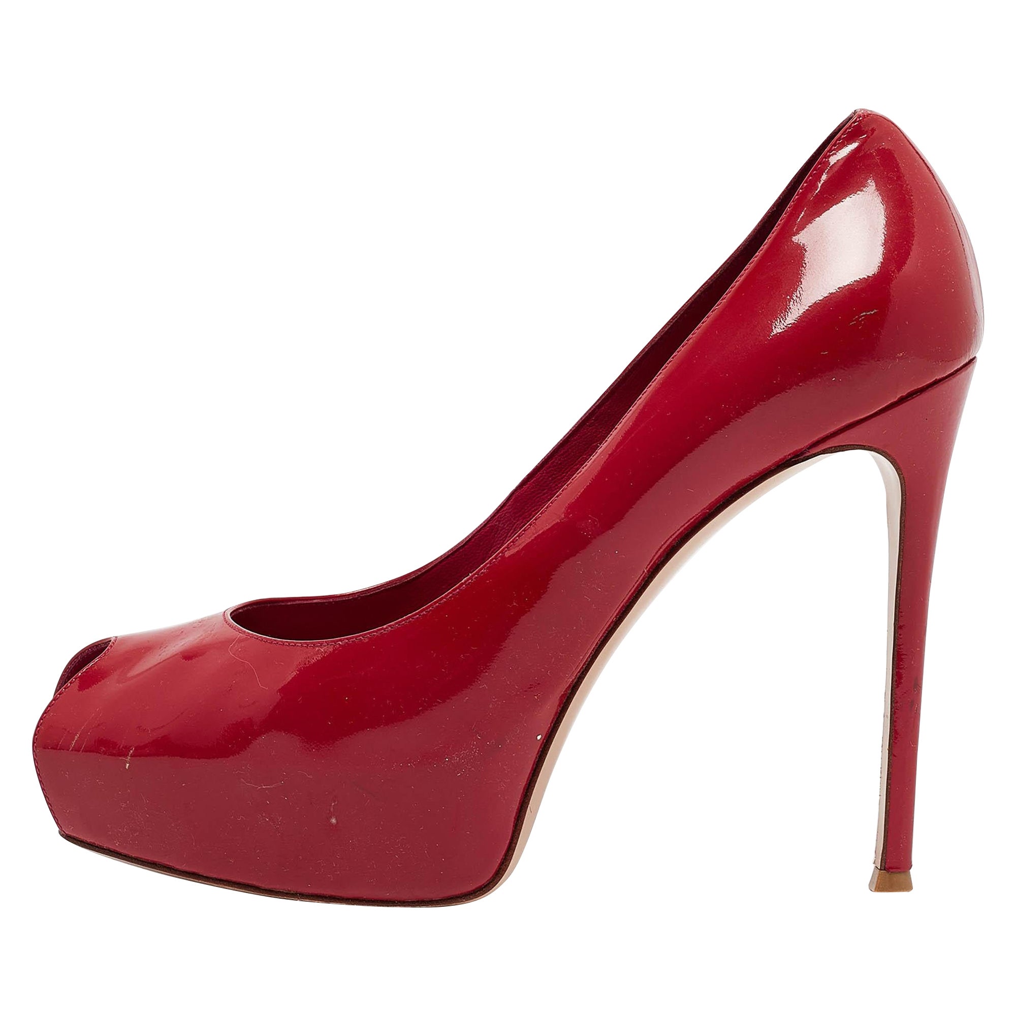 Gianvito Rossi Red Patent Leather Peep Toe Pumps Size 39.5 For Sale