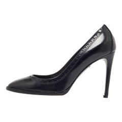 Burberry Bombas de cuero negro Brogue Tamaño 39