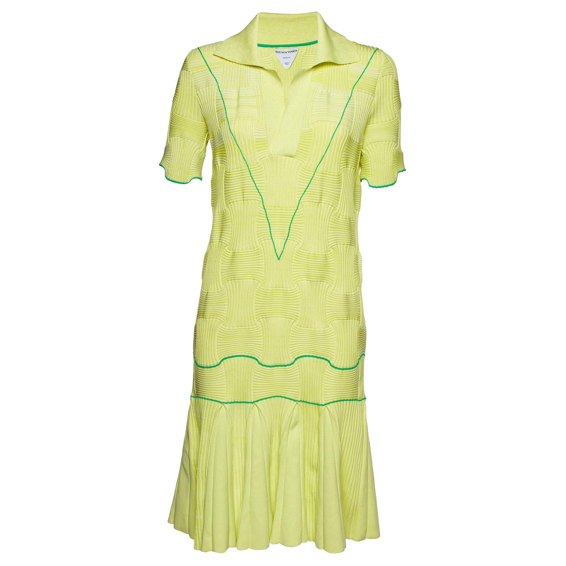 Gelbes Intreccio-Strick-Midikleid von Bottega Veneta XL