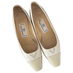 Valentino Beige Leder Vintage Decollete Schuhe 1980s