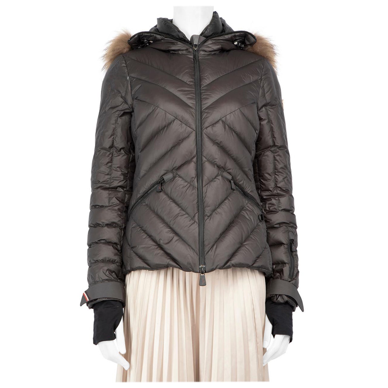 Moncler Moncler Grenoble nero trapuntato con cappuccio in pelliccia di procione taglia XS