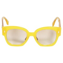 Gafas de sol Fendi amarillas de montura cuadrada oversize