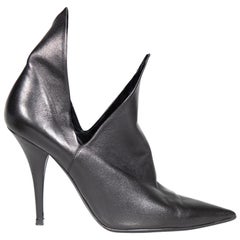 Burberry Black Leather V Point Toe Heels Size IT 40