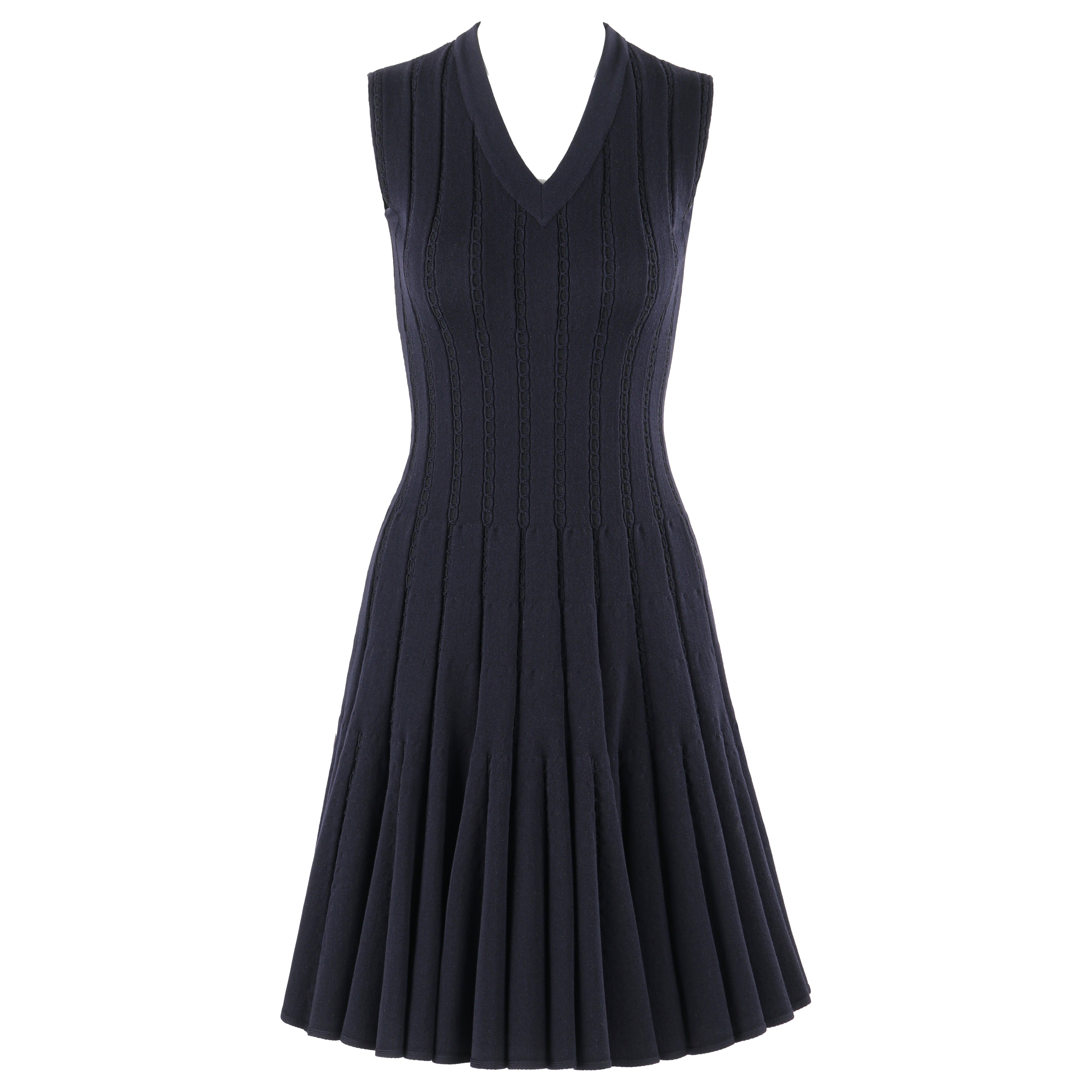 ALAIA Paris c.2010 Navy Blue Pleated Knit Sleeveless Fit & Flare Skater Dress 36 For Sale