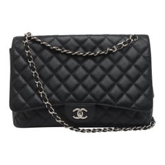 Chanel Classic Flap Maxi Schwarzes Kaviarleder Einzelklappe mit silberner Hardware