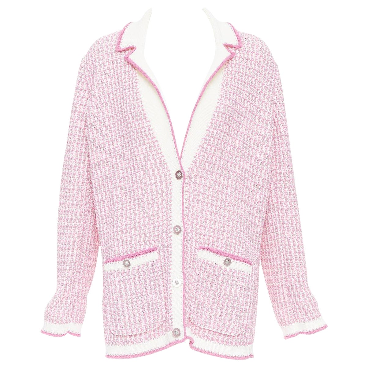 CHANEL 2022 - Cardigan long en tweed rose et blanc à boutons métalliques FR42 XL