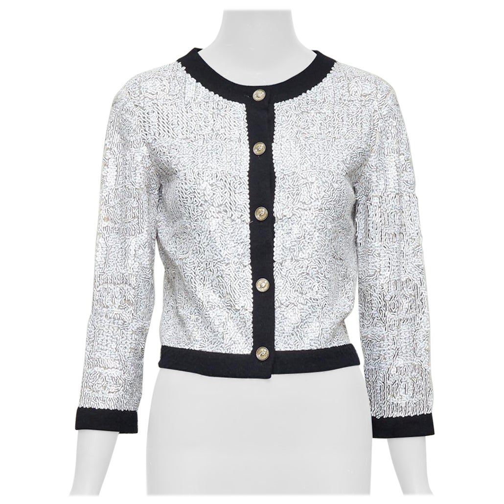 CHANEL 08P white printed sequins beige cashmere black trim cardigan FR34 XS For Sale