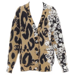 CHANEL A23 Runway braun schwarz CC Logo Kaschmir-Mohair Strickjacke FR40 L