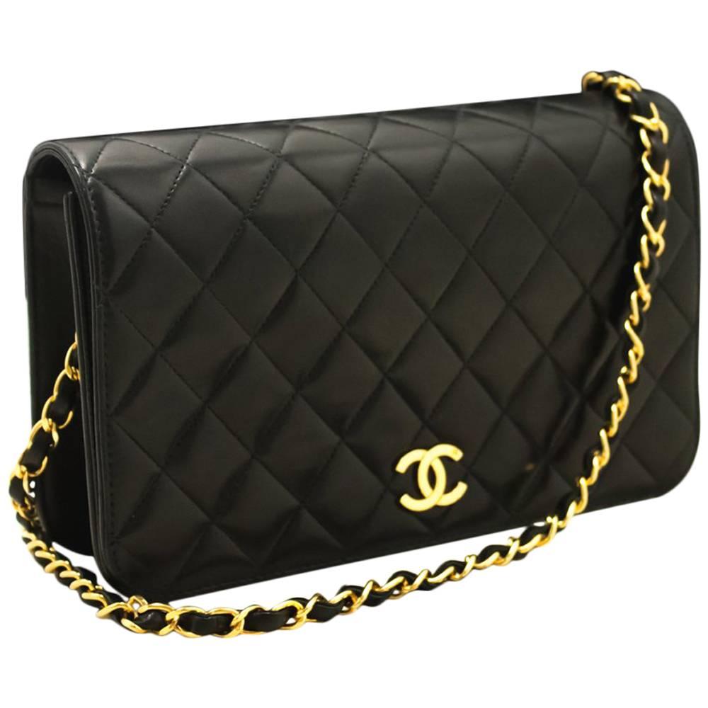 CHANEL Chain Shoulder Bag Clutch Black Quilted Flap Lambskin Purse 