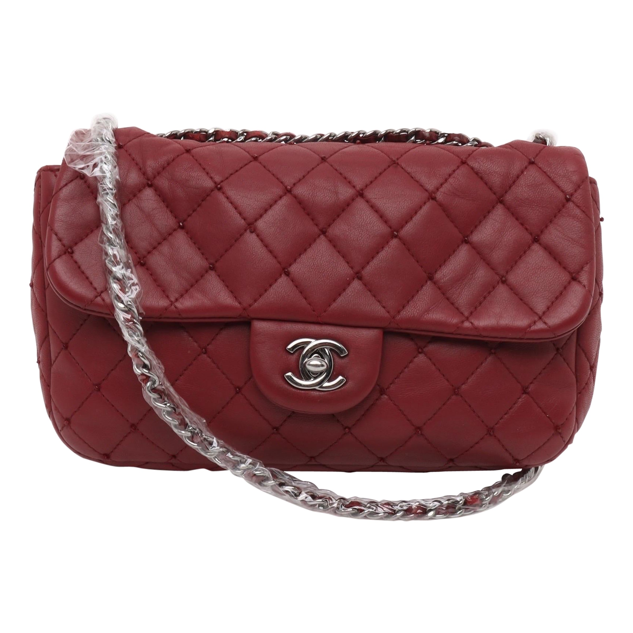 Chanel Seasonal Flap Petit cuir d'agneau bourgogne avec clous, 2012-13 en vente