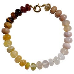 Bracelet en or jaune 14K composé de pierres de lune arc-en-ciel véritables et d'opales