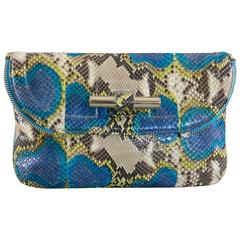 Jimmy Choo Jasmine-Clutch in Türkisblau mit Pythonmuster