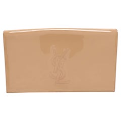 Yves Saint Laurent Bolso de charol beige Belle De Jour