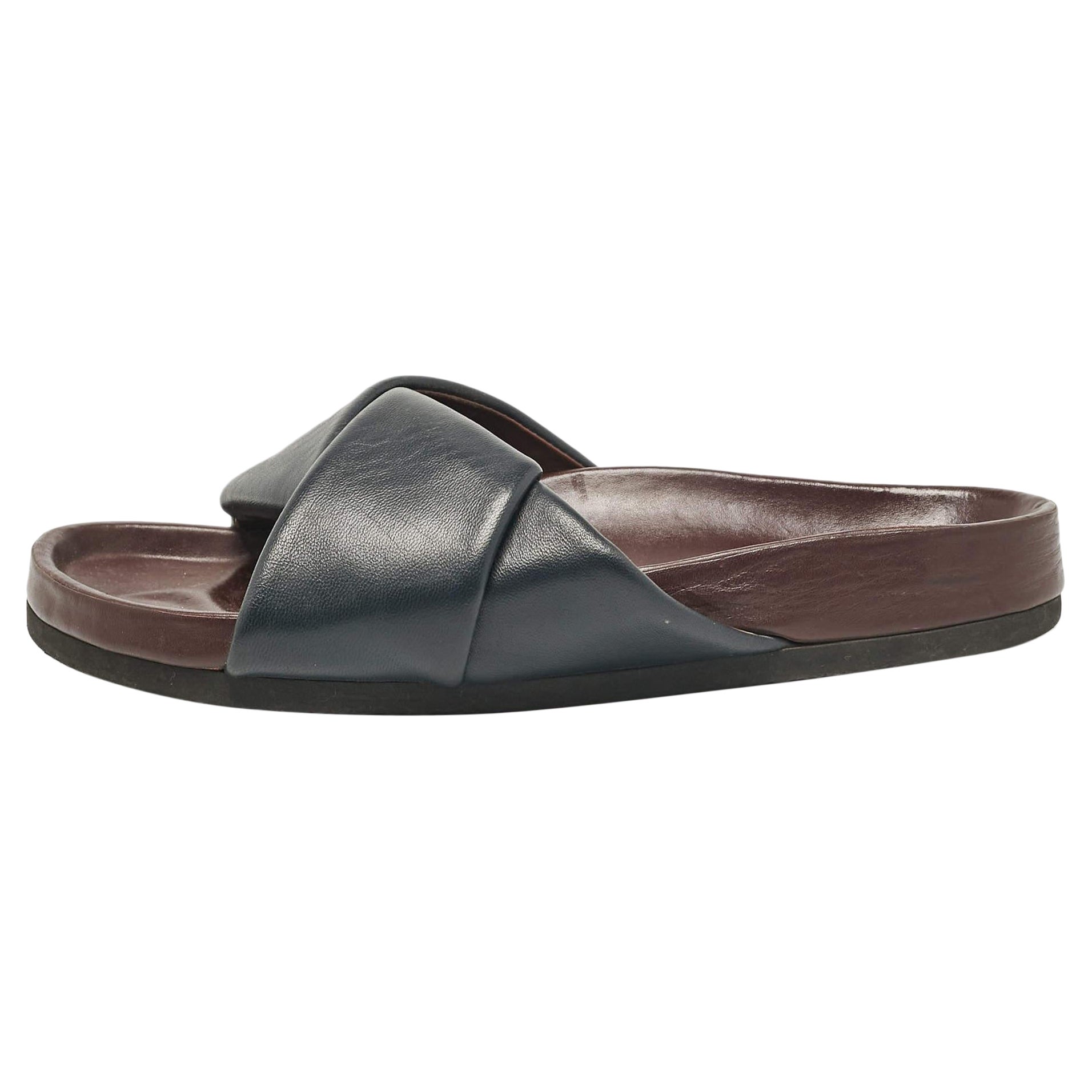 Slides Twist en cuir bleu marine de Celine Taille 38