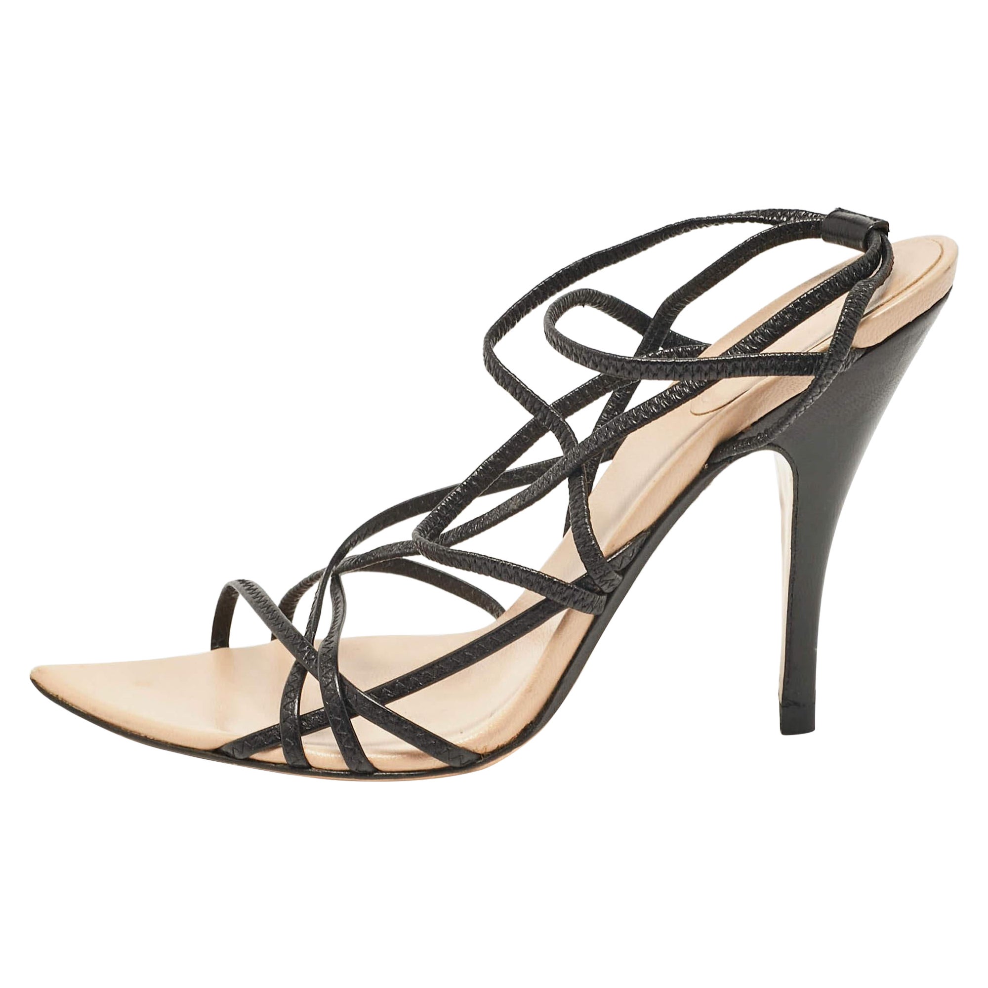 Gucci Black Leather Ankle Strap Sandals Size 38 For Sale