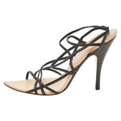 Gucci Sandali con cinturino alla caviglia in pelle nera misura 38