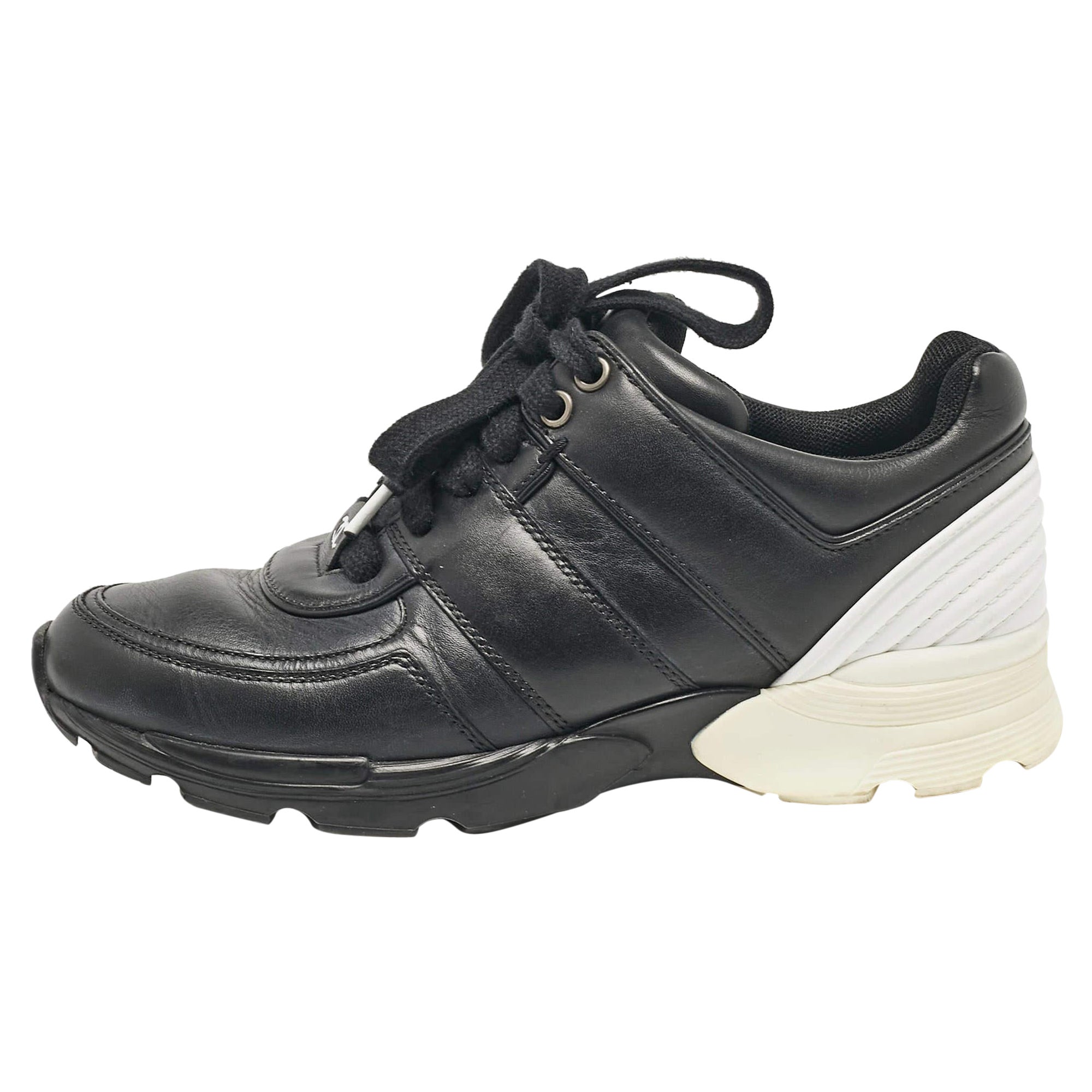 Chanel - Baskets à lacets en cuir noir - Taille 36,5