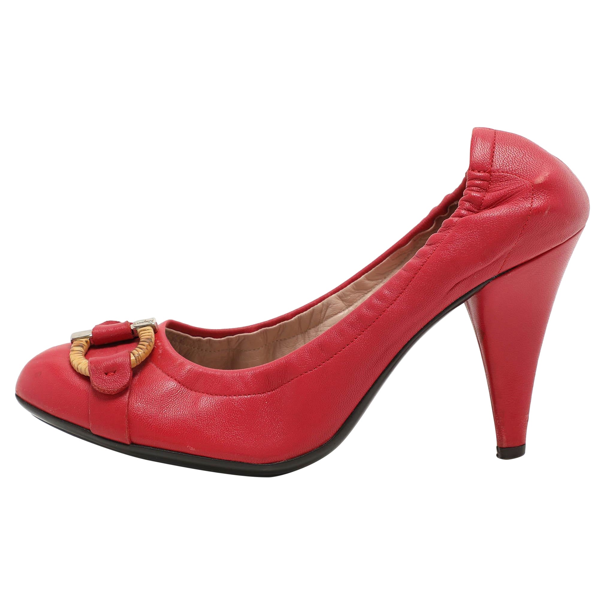 How can you tell if Ferragamo shoes are fake?