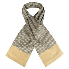 Vintage HERMES Taupe & Marine Interlock Stern-Muster Seiden Ascot