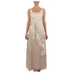 Robe Empire avec dentelle de soie Chantilly blanche et argentée des années 1990