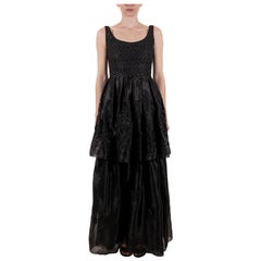 Abito nero ricamato in rayon e organza di seta degli anni '90
