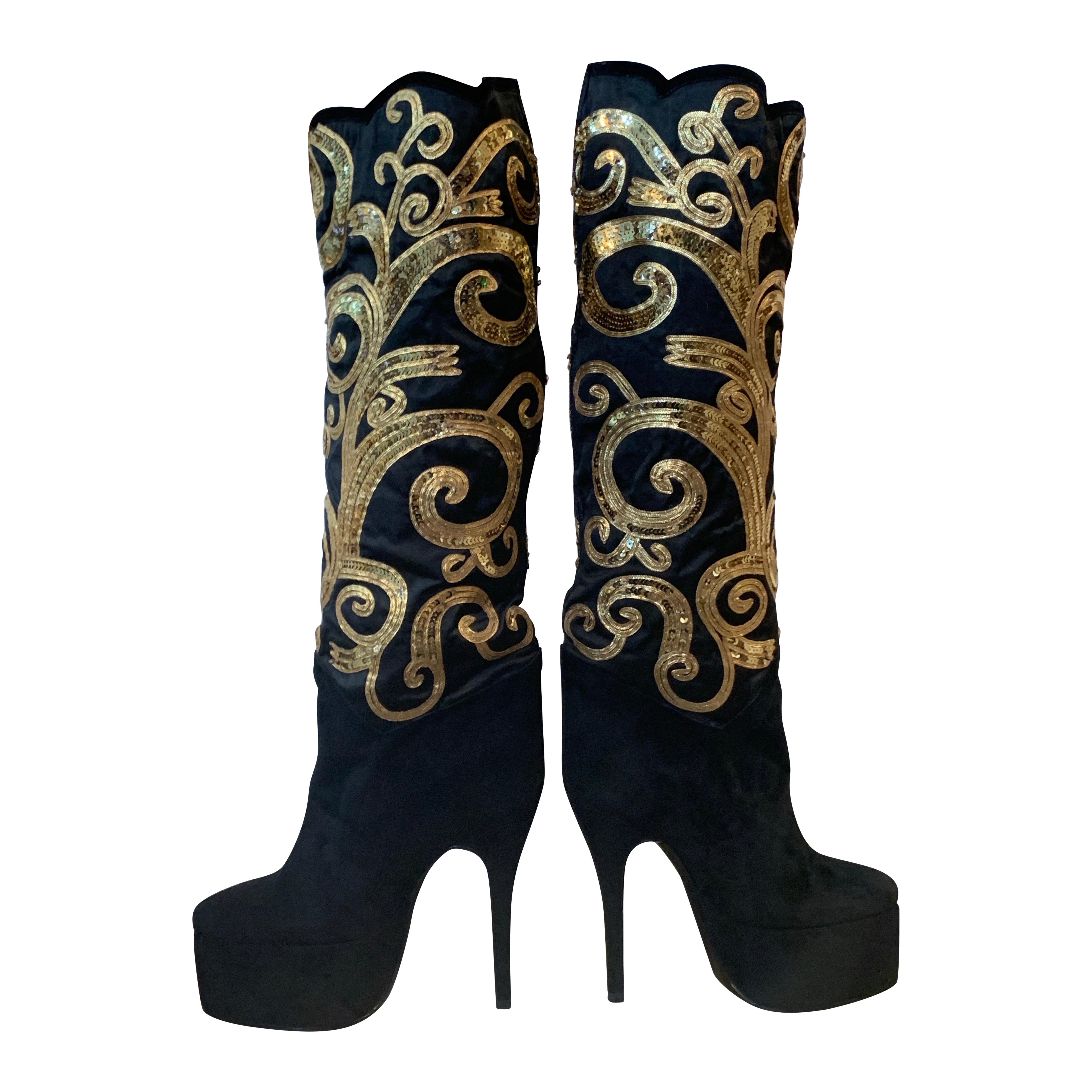 2000s Caparros Black & Gold Stiletto Platform Suede Knee Boots w Gold Sequins For Sale
