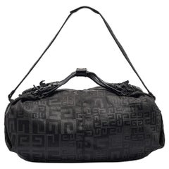 Hobo in nylon e pelle nera firmata Givenchy