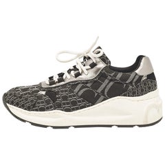 Baskets basses Carolina Herrera noires/argentées CH, taille 39