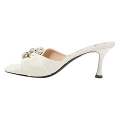 N21 Sandalias blancas de piel con cadena talla 37
