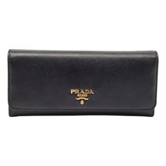 Prada - Portefeuille continental à rabat en cuir métallisé Saffiano noir