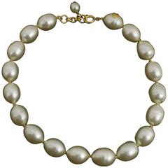 Amazing 1993 Chanel Big Baroque Pearl Necklace 8