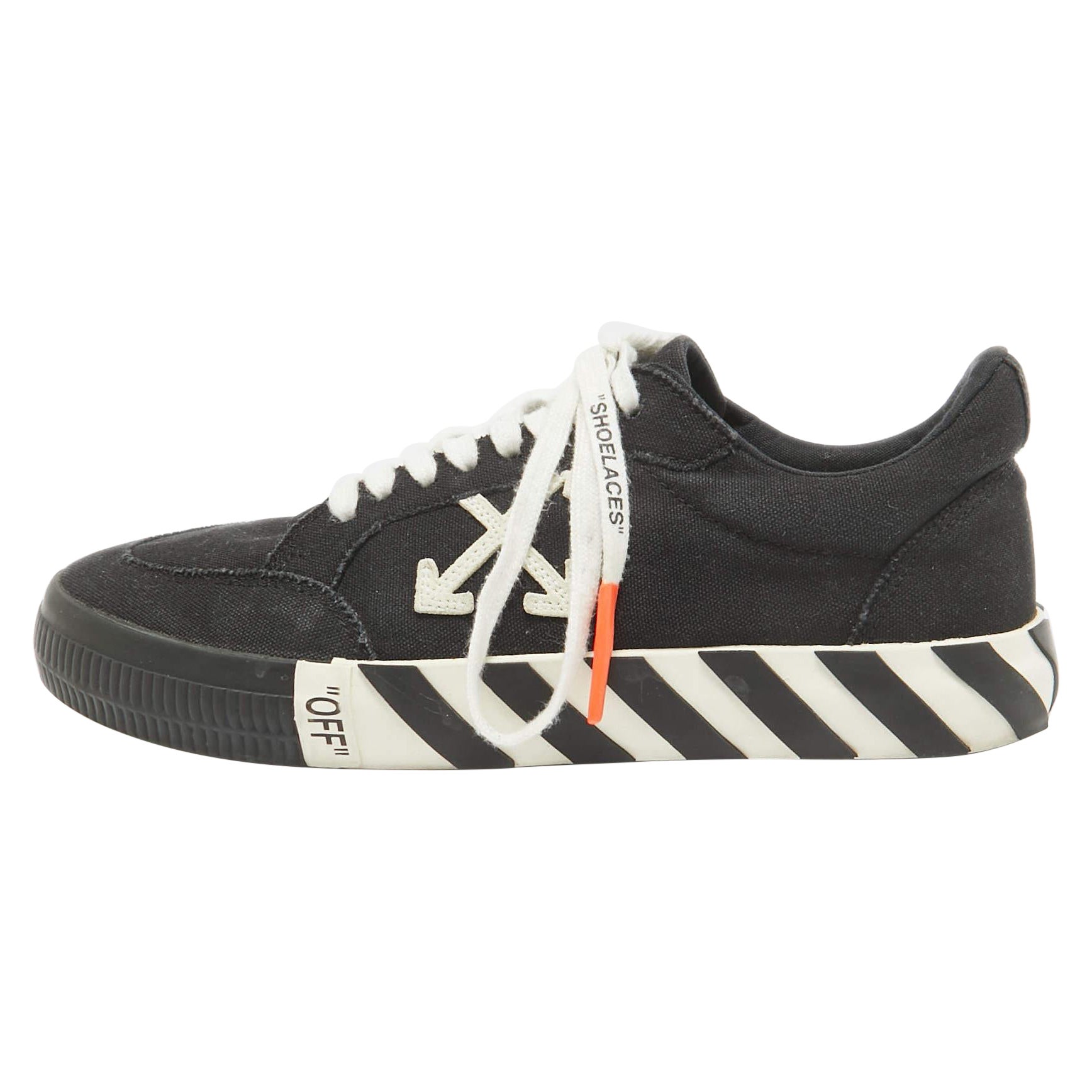 Off-White - Scarpe da ginnastica in tela nera con lacci vulcanizzati Taglia 42 in vendita