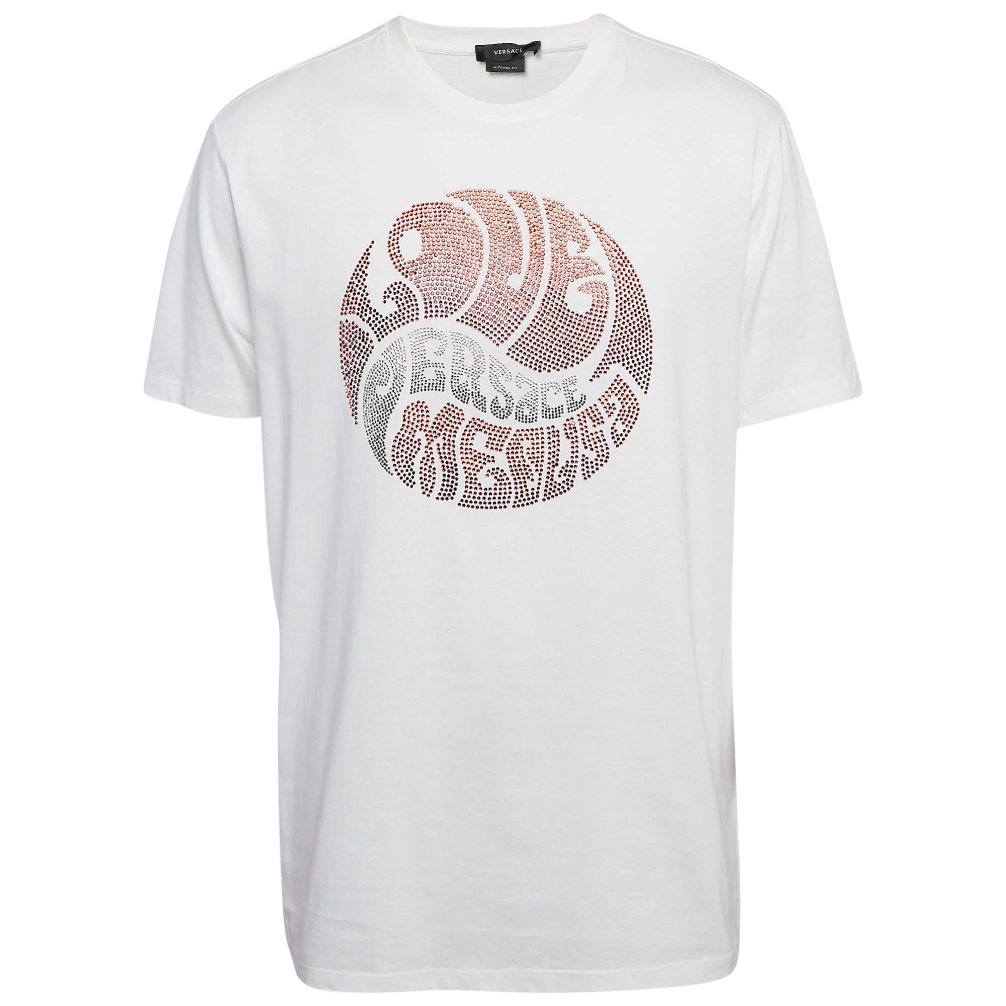 Versace White Rhinestone Logo Jersey Michel Fit T-Shirt L en vente