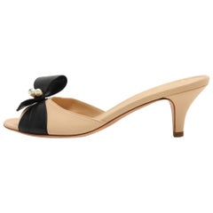 Chanel Beige Leather Bow Slide Sandals Size 39