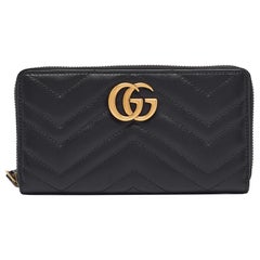 Portafoglio Gucci GG Marmont Zip Around in pelle matelassé nera