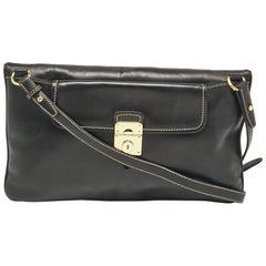 Bolso plegable de piel negra Miu Miu