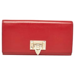 Cartera Continental Rockstud de Piel Roja Valentino